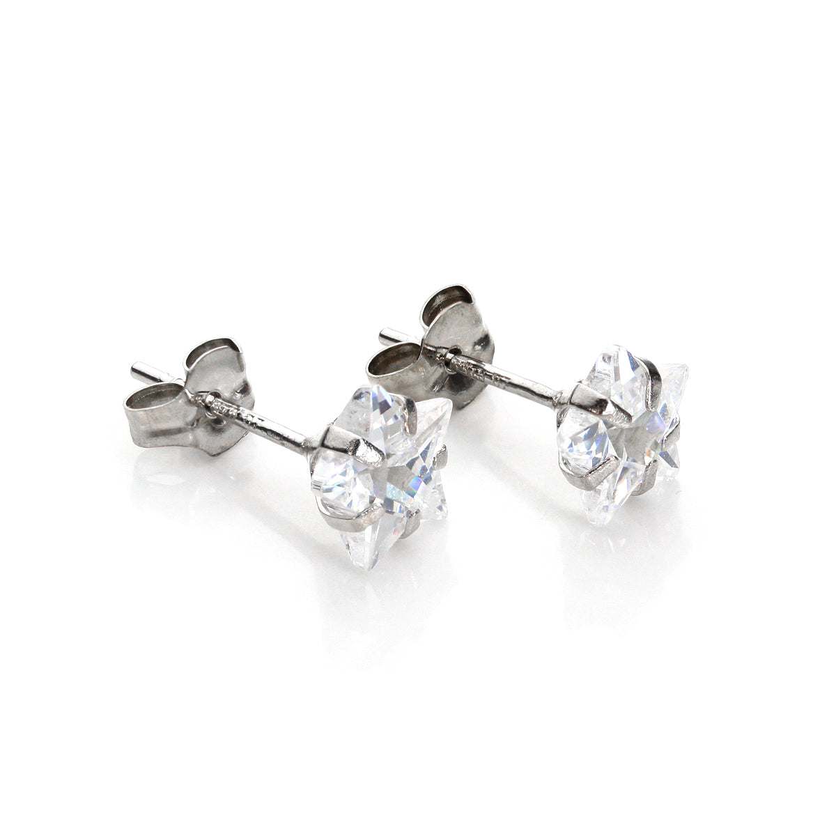 Boucles d'oreilles à tige en or blanc 9 carats, étoile de 6 mm