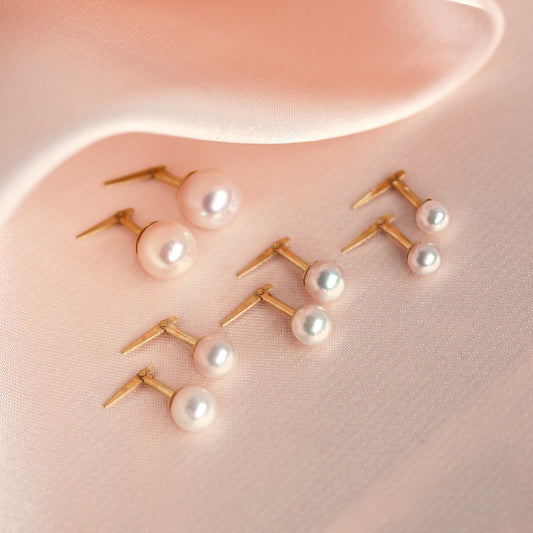 Boucles d'oreilles à tige Andralok en or jaune 9 carats avec perles de culture et pierre de naissance de juin