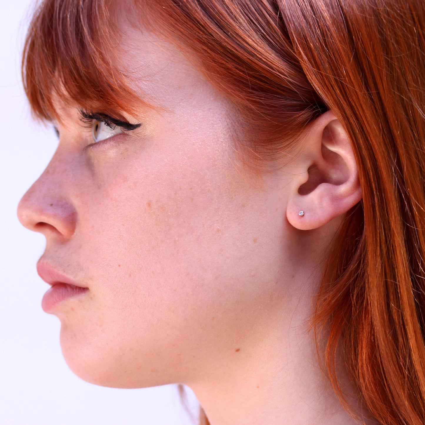 Boucles d'oreilles à tige en or blanc 9 carats et diamants véritables