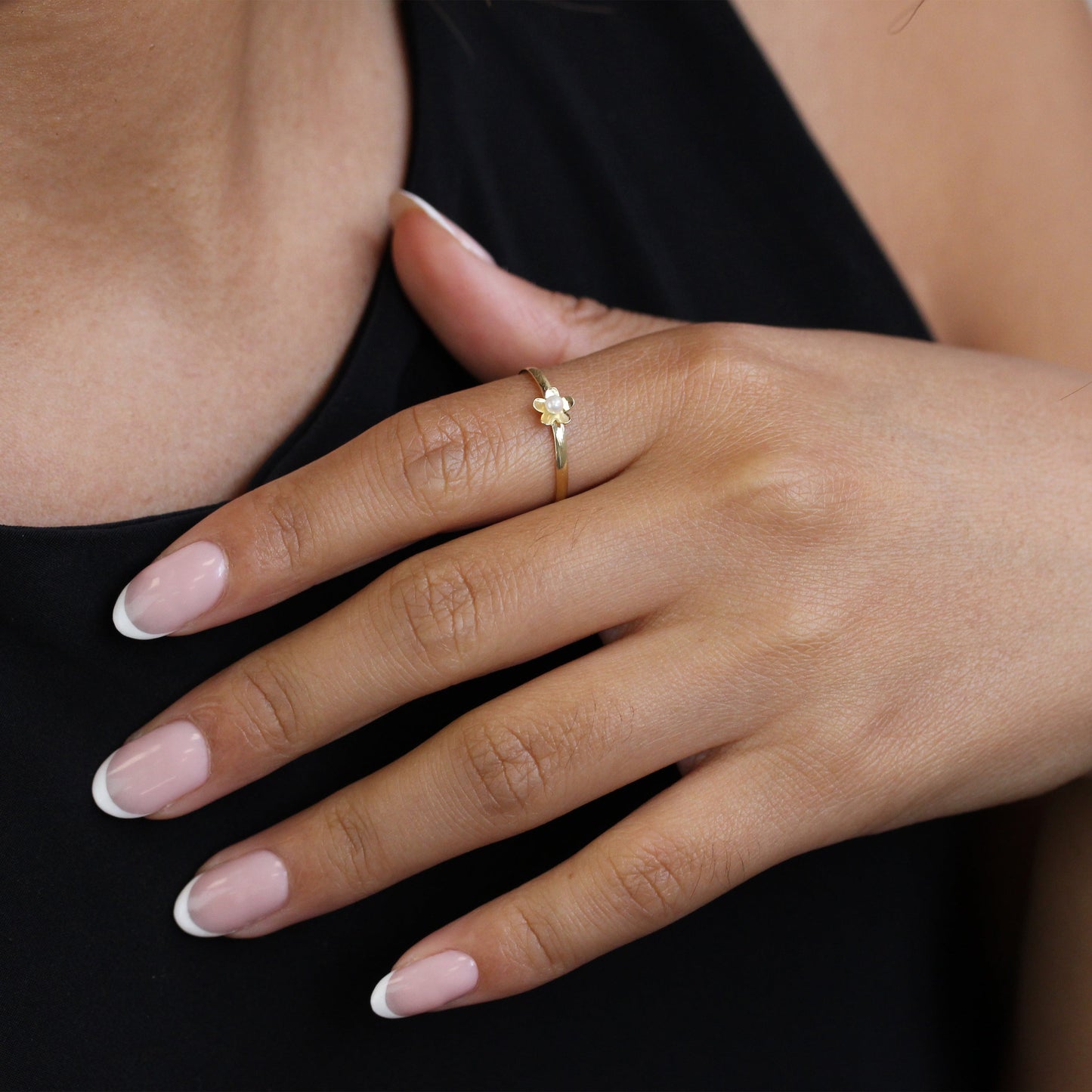 Bague empilable en or 9 carats avec fleur de perle d'eau douce