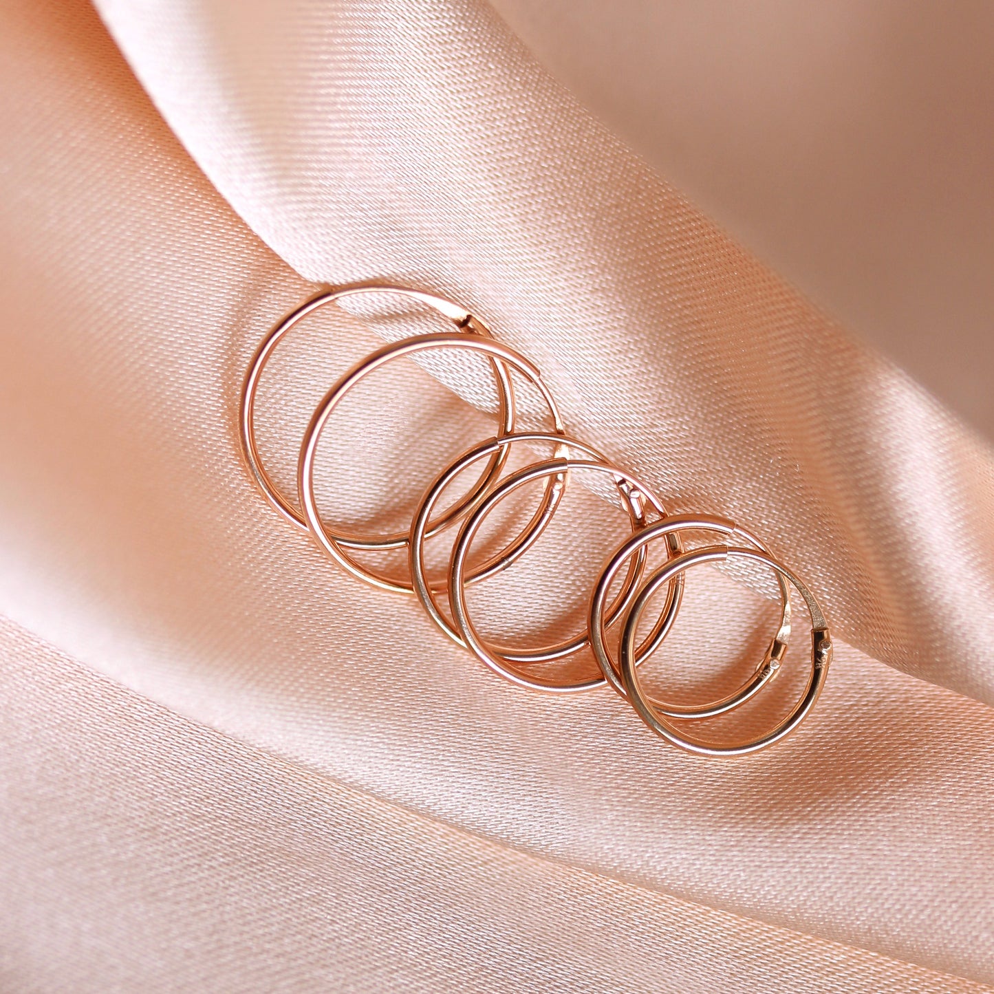 Boucles d'oreilles créoles Light Sleeper en or rose 9 carats, 10 mm - 13 mm