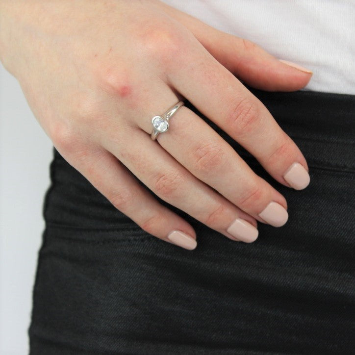 Bague en argent sterling et cristal CZ ovale transparent, pierre de naissance d'avril, tailles J à U