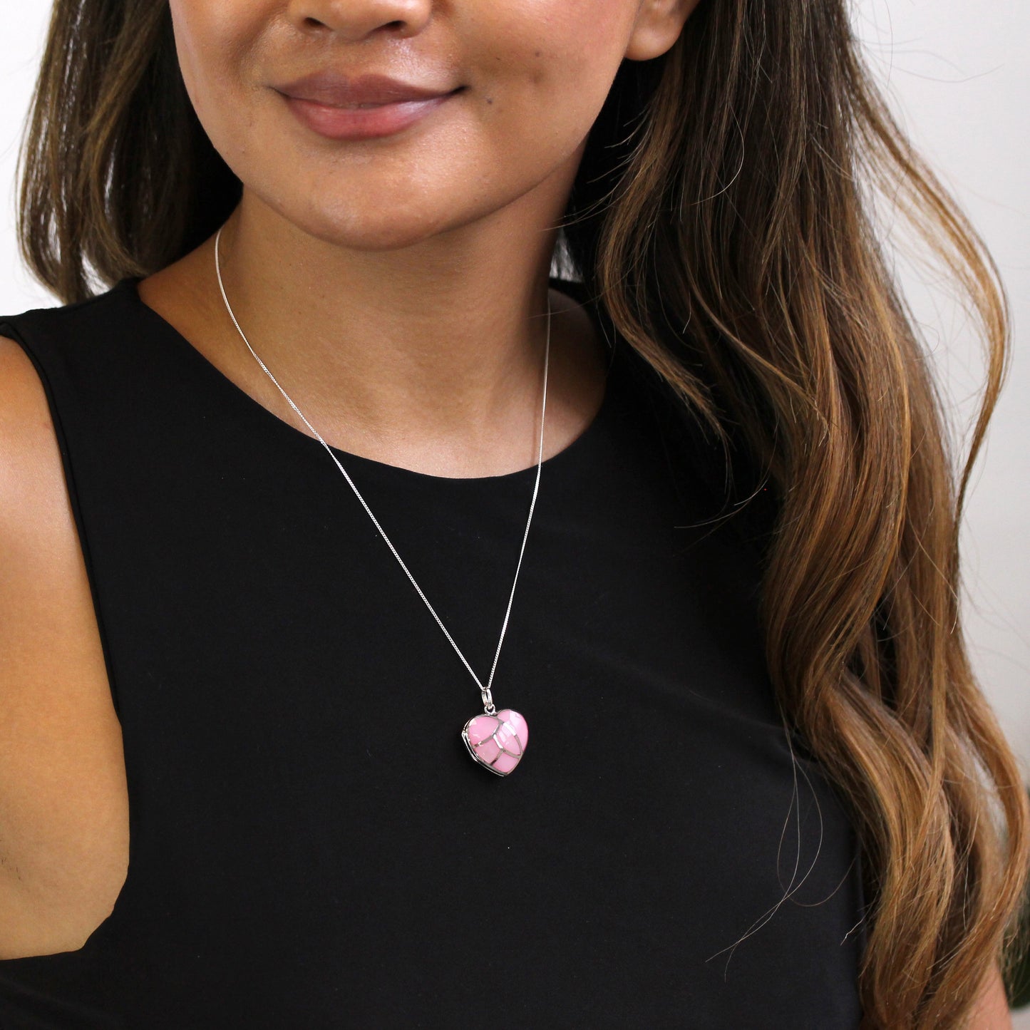 Médaillon en forme de cœur en argent sterling et nacre rose teintée, gravable, 40 à 55 cm