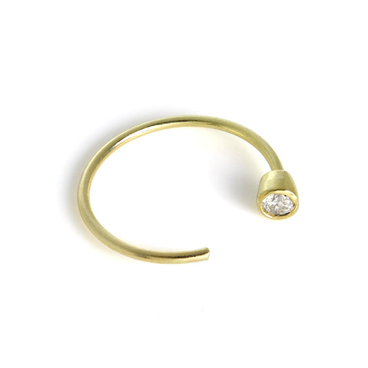 Anneau de nez ouvert en or 9 carats et cristal CZ Rubover de 2 mm