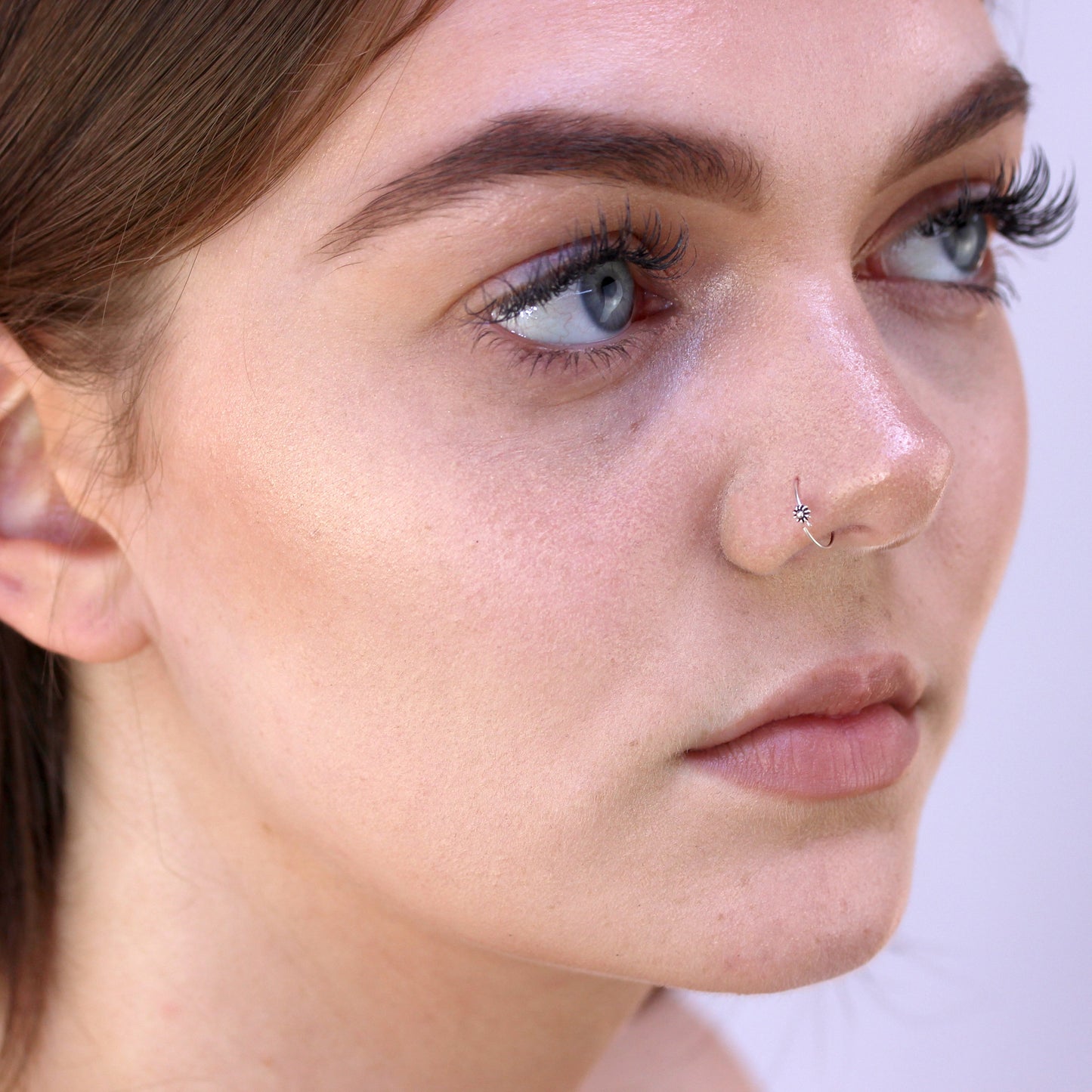 Anneau de nez et d'oreille en argent sterling oxydé avec fleur