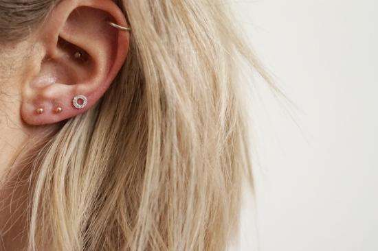 Boucles d'oreilles à tige en argent sterling plaqué or rose de 2 mm