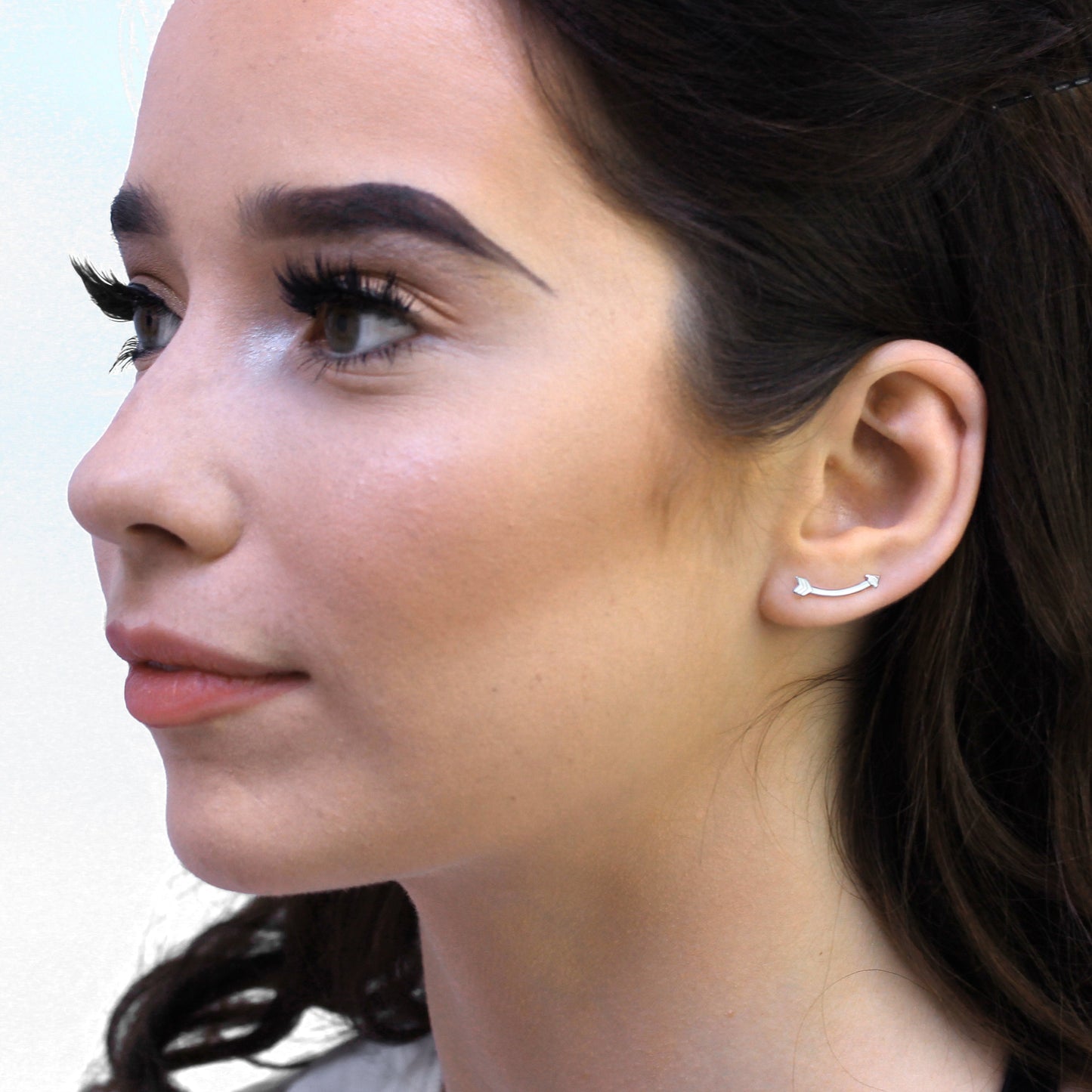 Boucles d'oreilles à tige en argent sterling avec flèche courbée