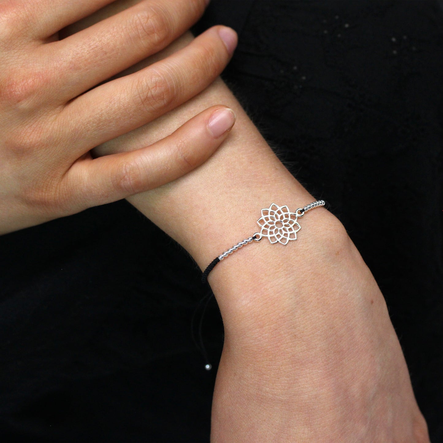 Bracelet chakra du cœur en argent sterling et cordon noir