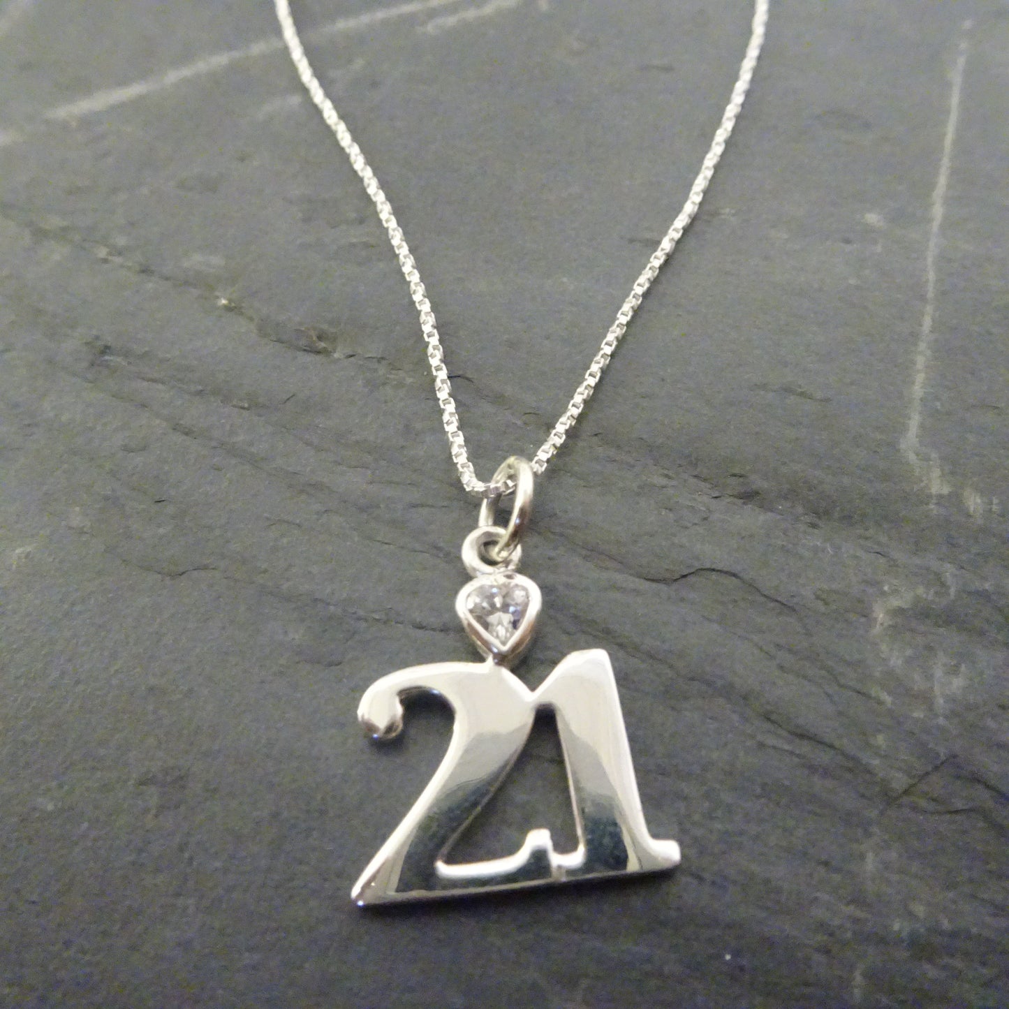 Pendentif en argent sterling 21 avec cœur en cristal CZ transparent sur chaîne de 40 à 61 cm