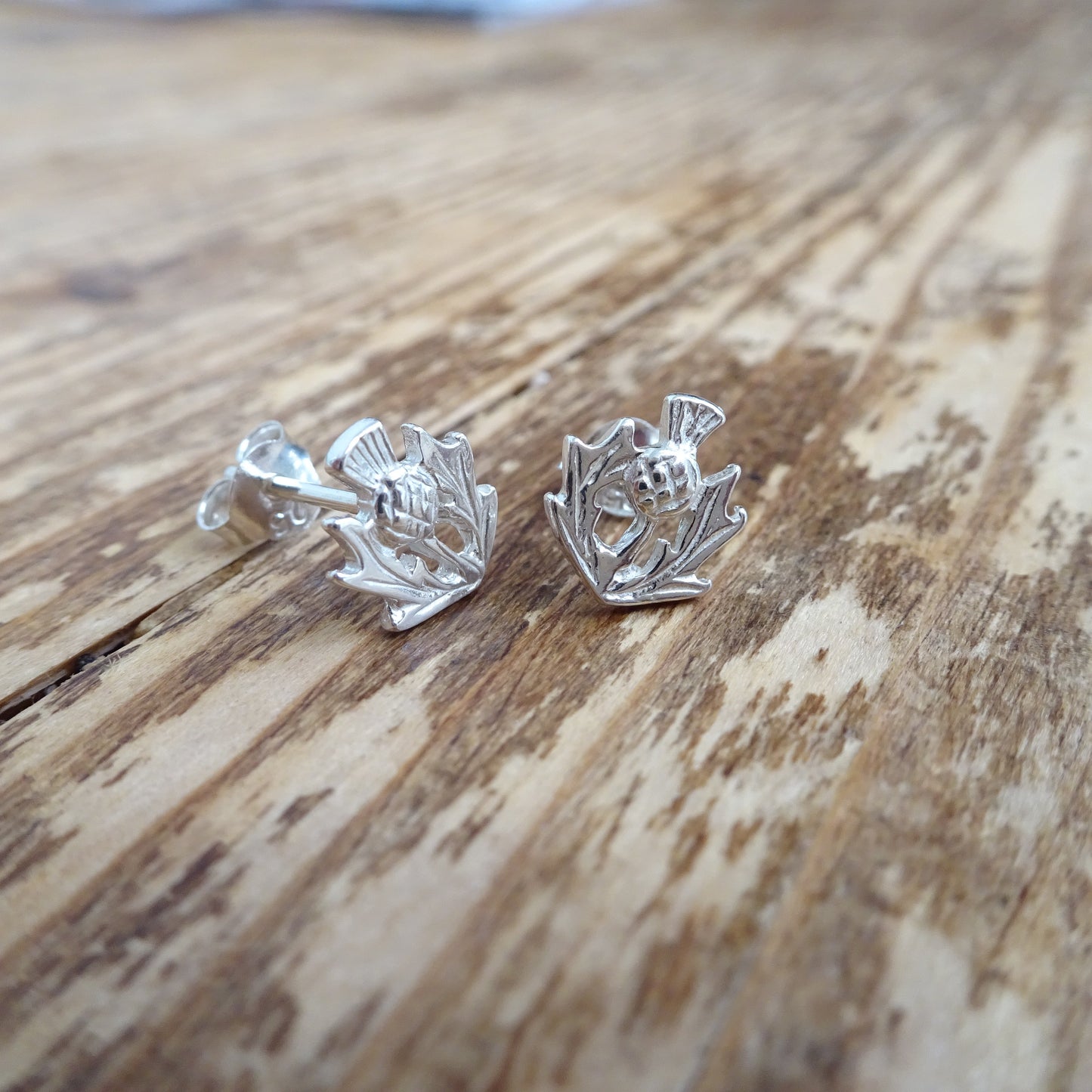 Boucles d'oreilles à tige en argent sterling avec petits chardons