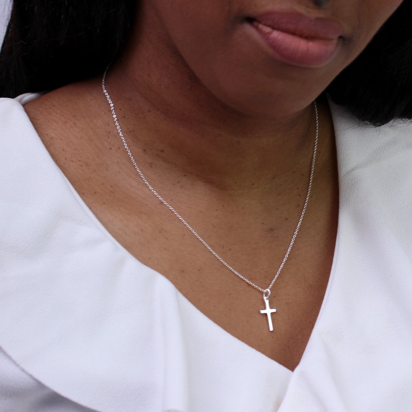 Croix en argent sterling sur chaîne de 40 à 55 cm