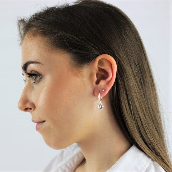 Boucles d'oreilles créoles dormeuses en argent sterling de 12 mm avec cœurs gonflés