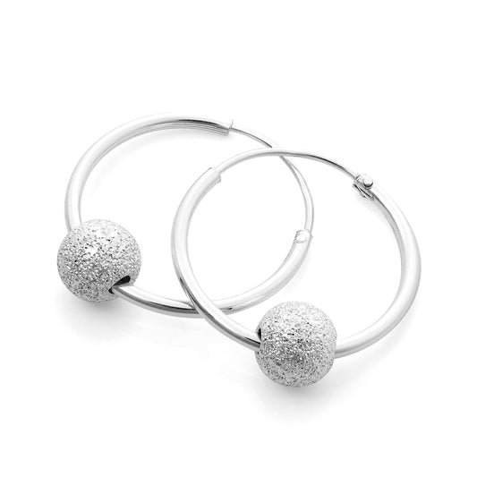 Boucles d'oreilles créoles légères en argent sterling de 18 mm avec perle givrée