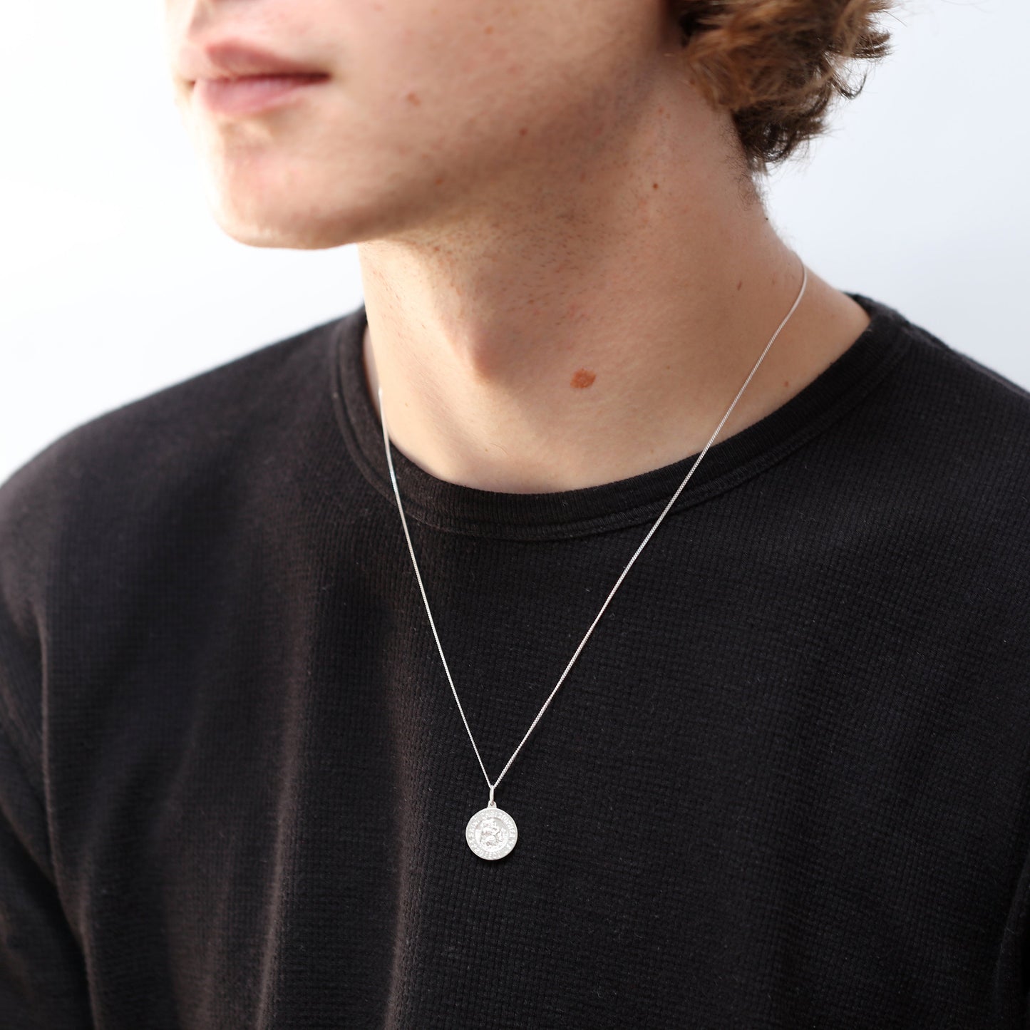 Collier avec pendentif médaille Saint-Christophe en argent sterling mat, 40 à 55 cm