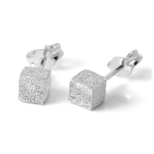 Boucles d'oreilles à tige cubiques en argent sterling givré de 4 mm