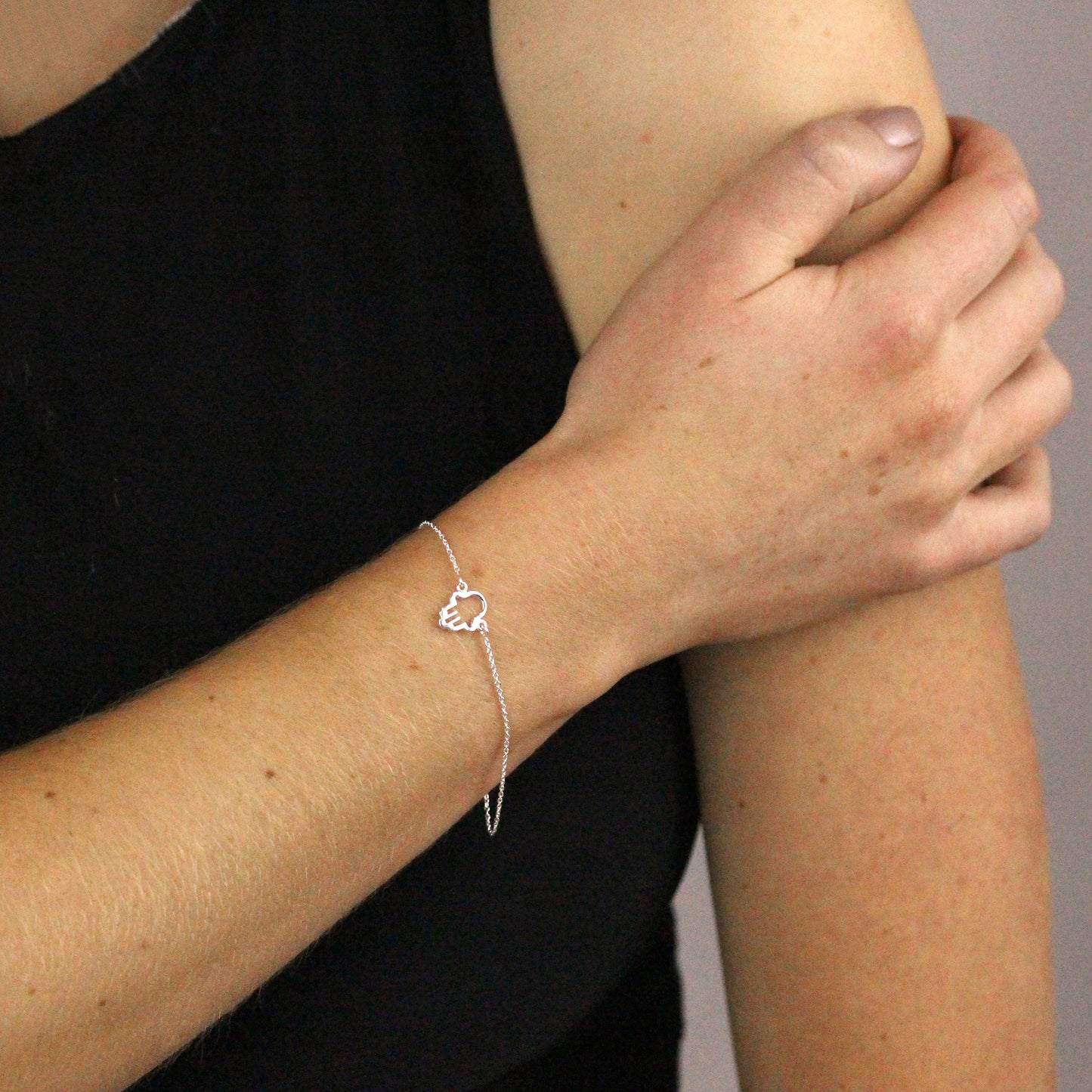 Bracelet en argent sterling avec main de Fatima de 18 cm