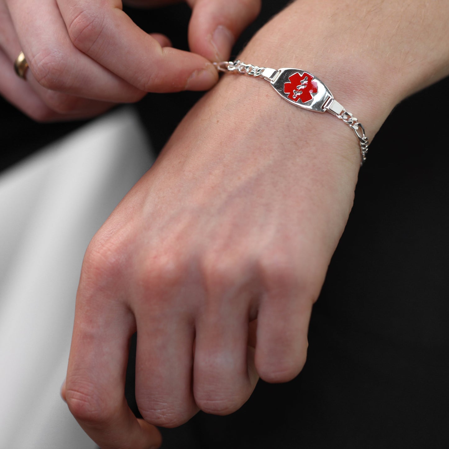 Bracelet d'identification médicale en argent sterling pour homme et femme avec grande plaque ovale gravable de 17,8 à 20,3 cm