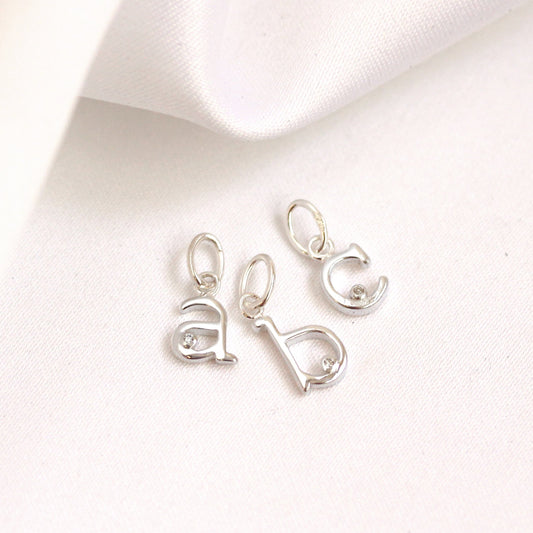 Collier initial en argent sterling avec diamants