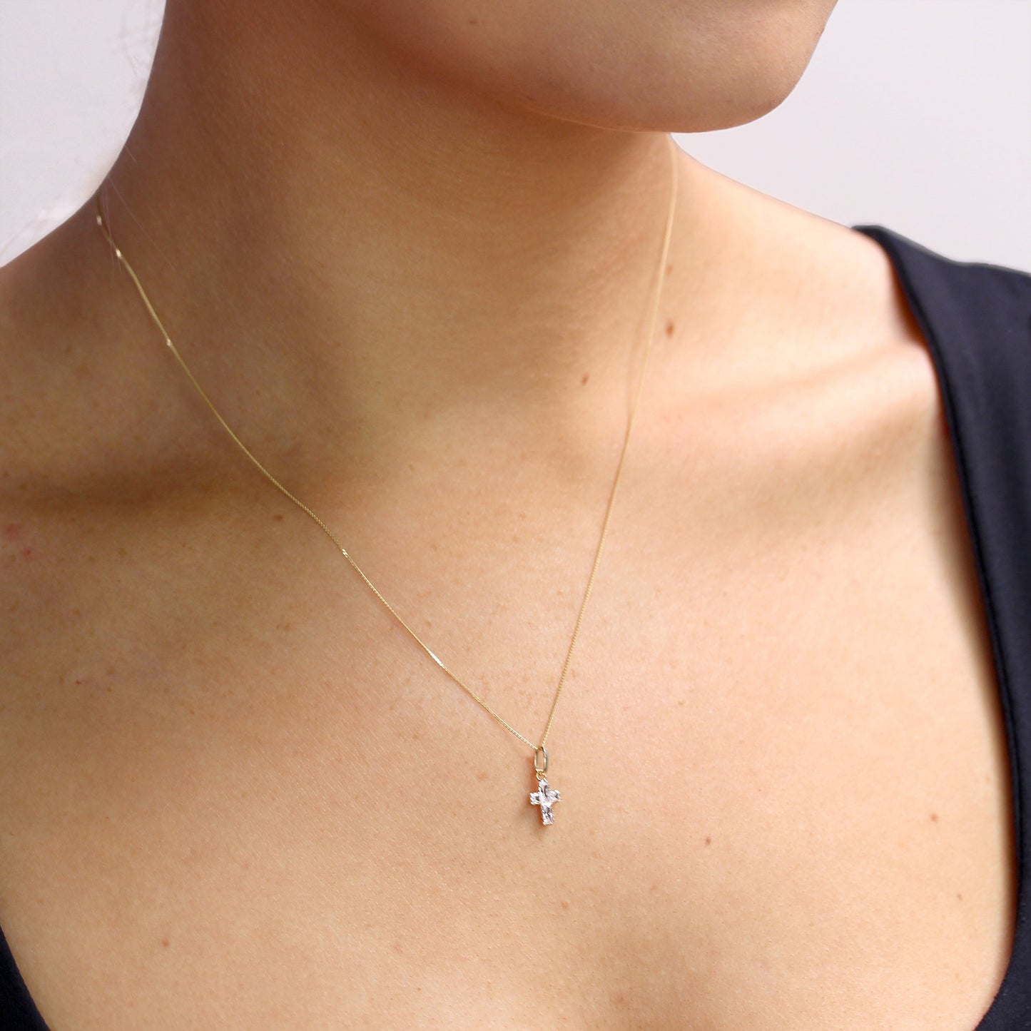 Collier chaîne gourmette en or 9 carats avec diamants taillés