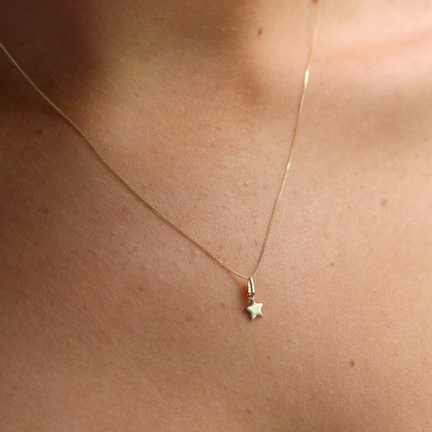 Collier avec pendentif étoile en or 9 carats