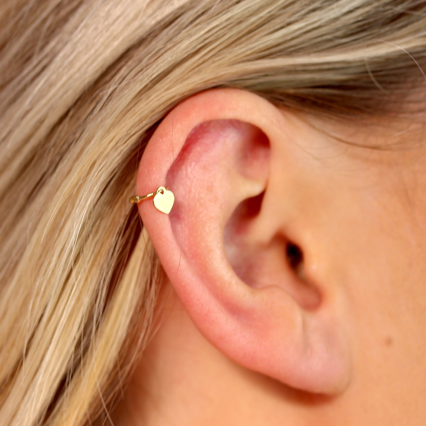 Boucles d'oreilles créoles en or 9 carats en forme de cœur