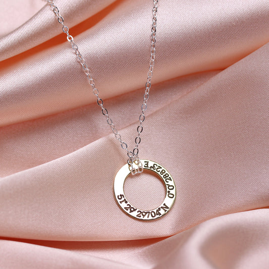 Collier personnalisé en argent sterling avec cercle coordonné