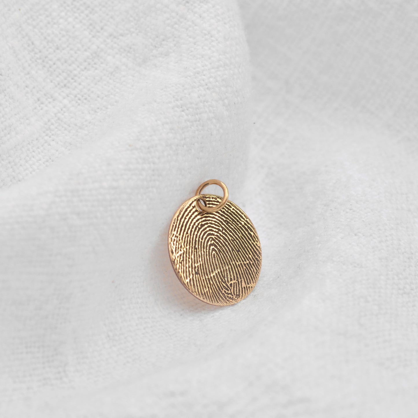 Breloque ronde personnalisée en or 9 carats avec empreinte digitale