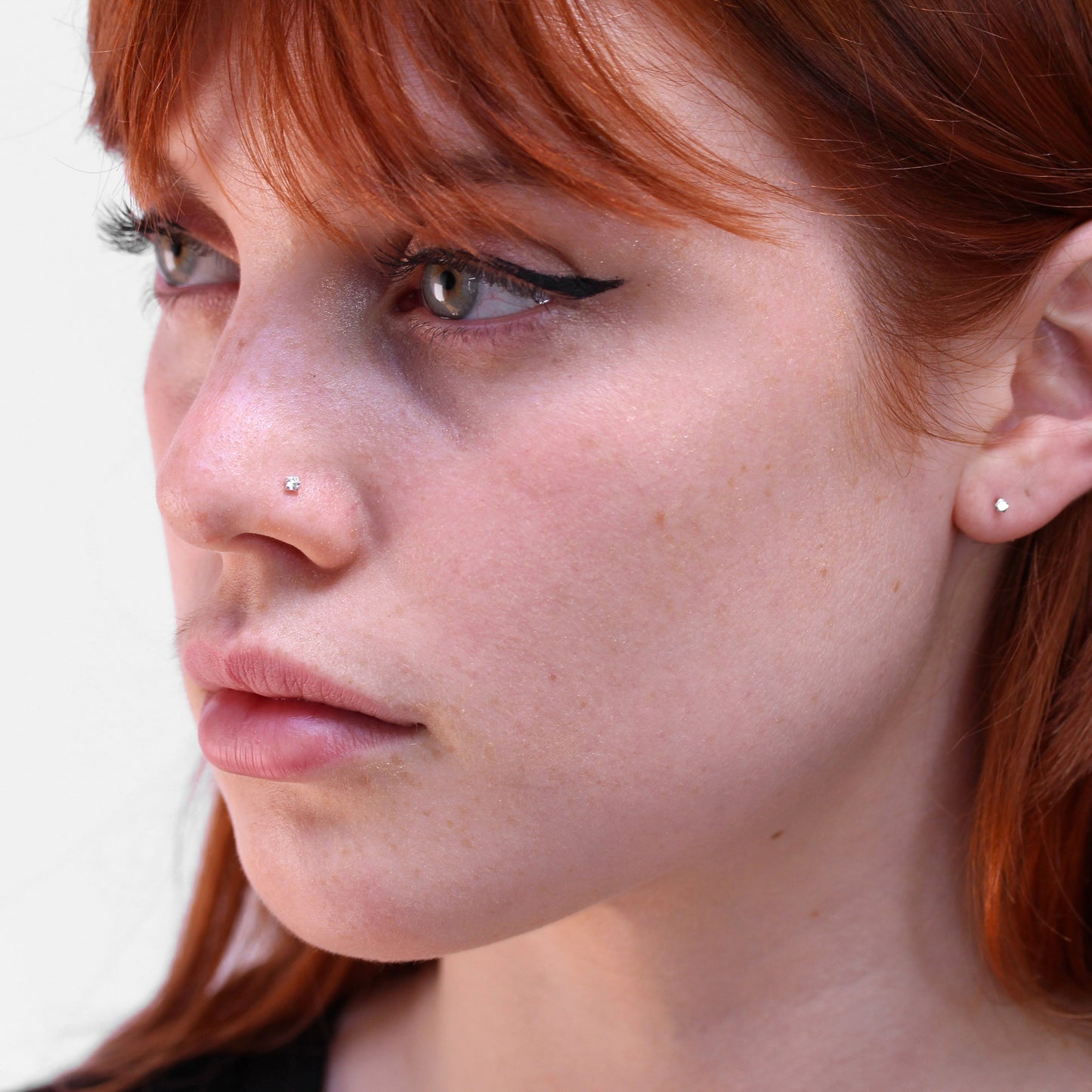Piercing de nez en argent sterling et cristal transparent de 2 mm