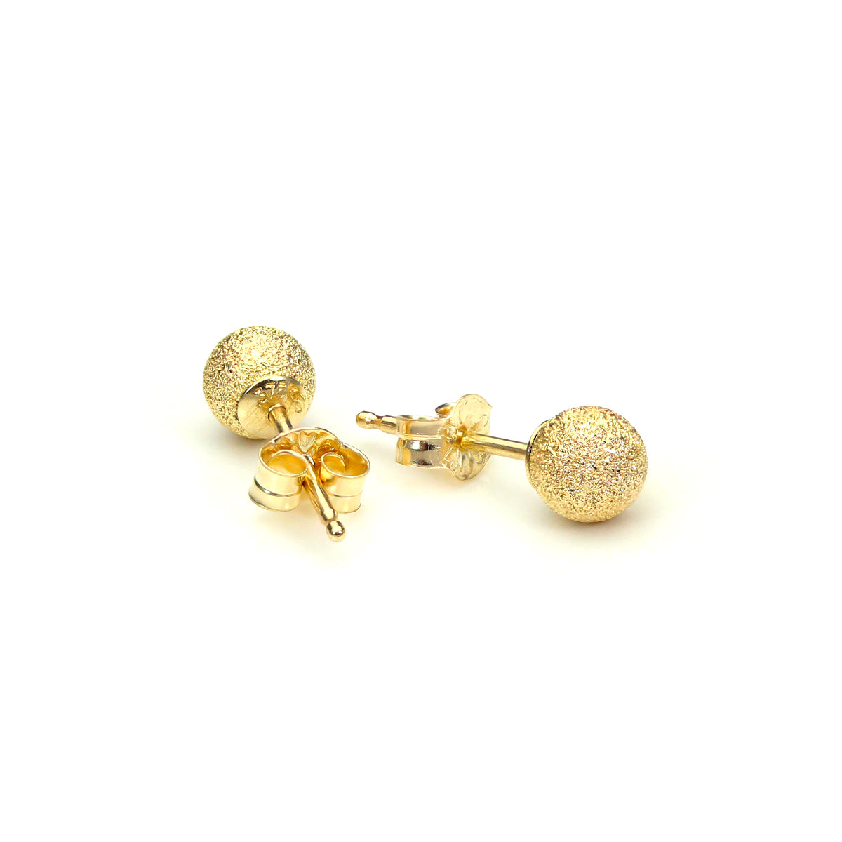 Boucles d'oreilles à tige en or jaune 9 carats avec boule givrée