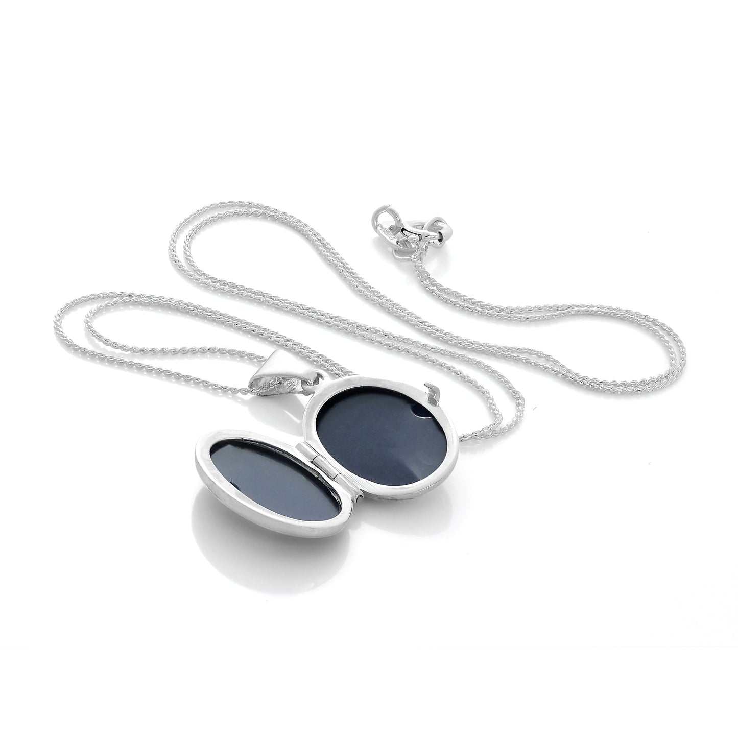 Petit médaillon ovale en argent sterling mat avec ange sur chaîne