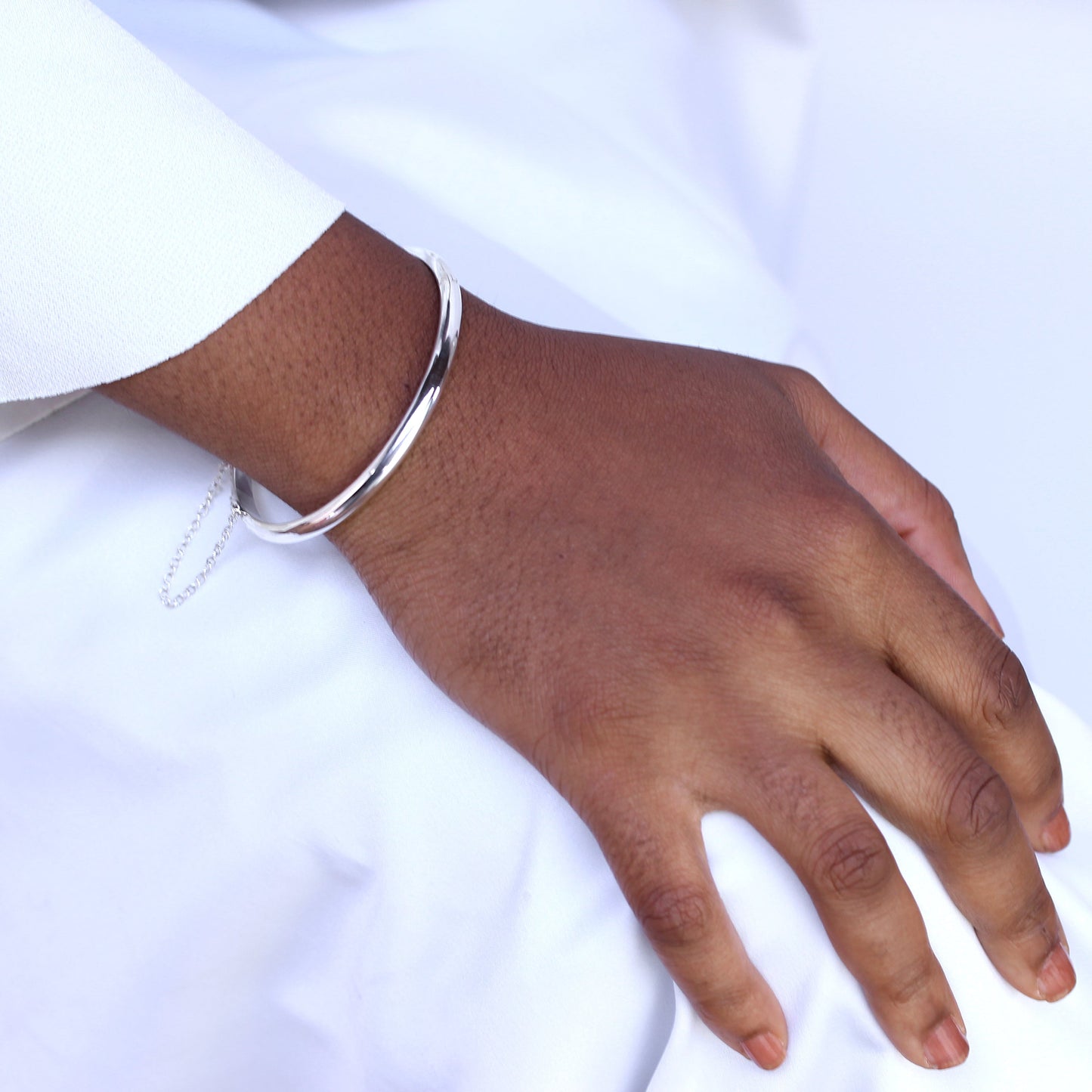Bracelet jonc rond à charnière en argent sterling