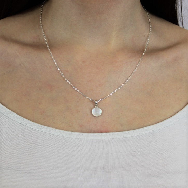 Collier avec pendentif rond plat de 10 mm en argent sterling et nacre