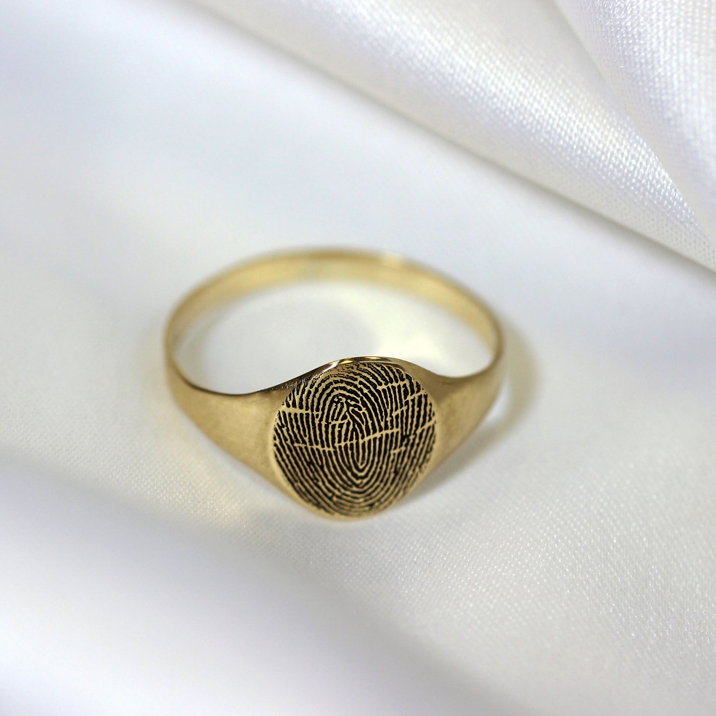 Chevalière personnalisée en or 9 carats avec empreinte digitale