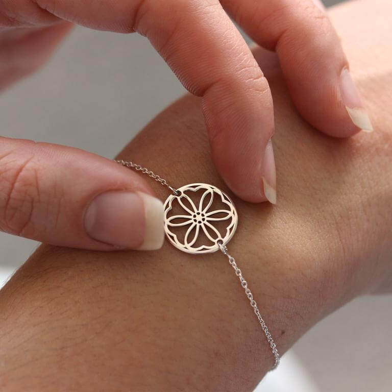 Bracelet réglable personnalisé en argent sterling avec fleur de naissance