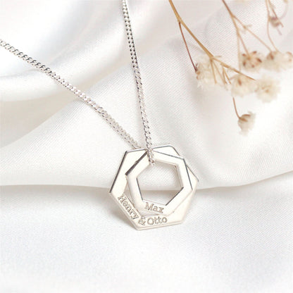 Collier hexagonal personnalisé en argent sterling avec nom de famille