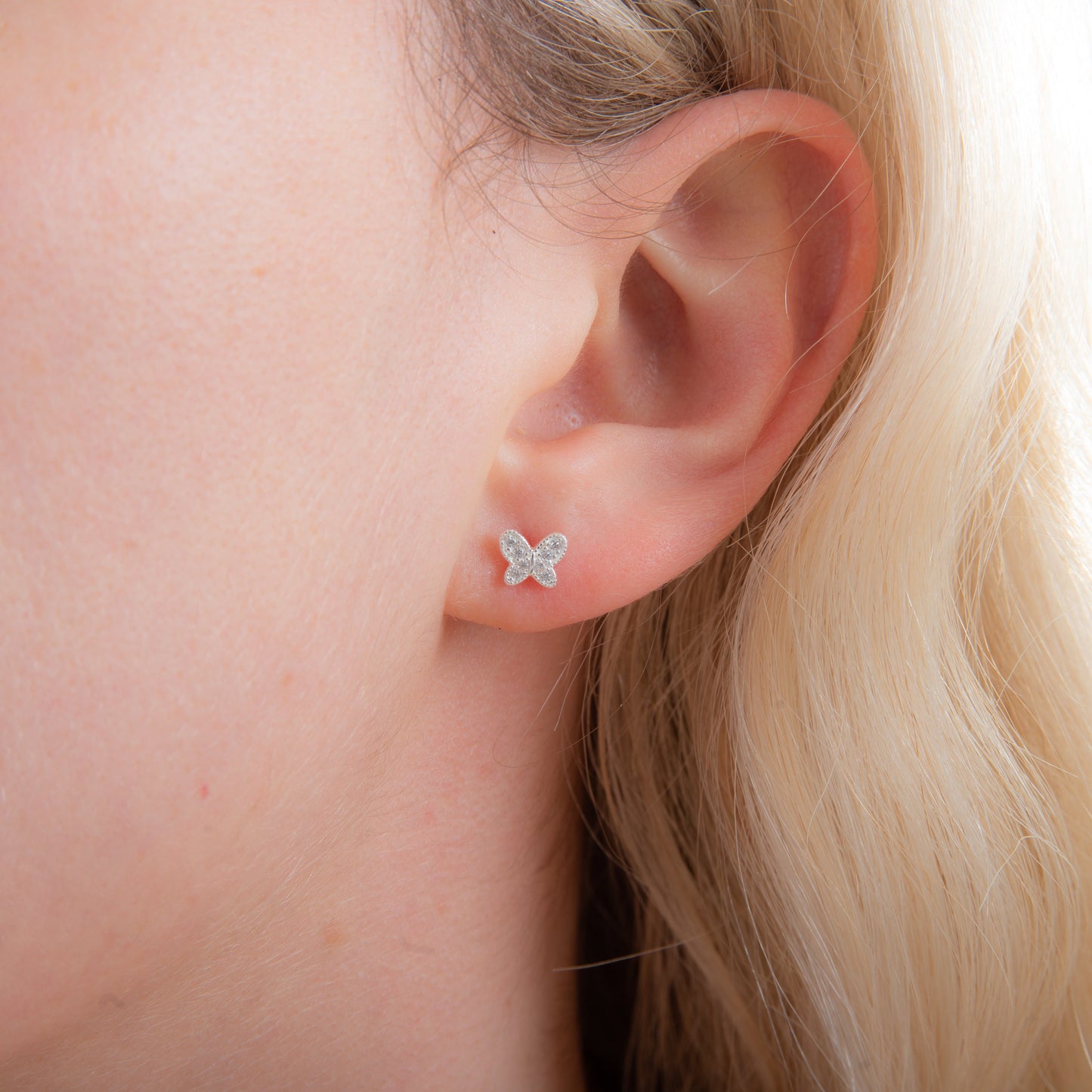 Boucles d'oreilles papillon en argent sterling incrustées de zircones cubiques