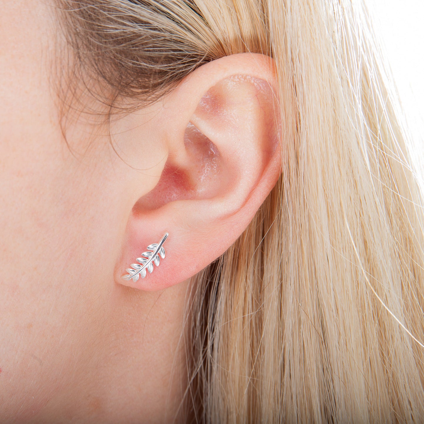 Boucles d'oreilles à tige en argent sterling avec feuilles