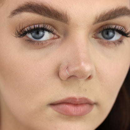 Anneau de nez uni en or blanc 9 carats 24Ga de 7 mm