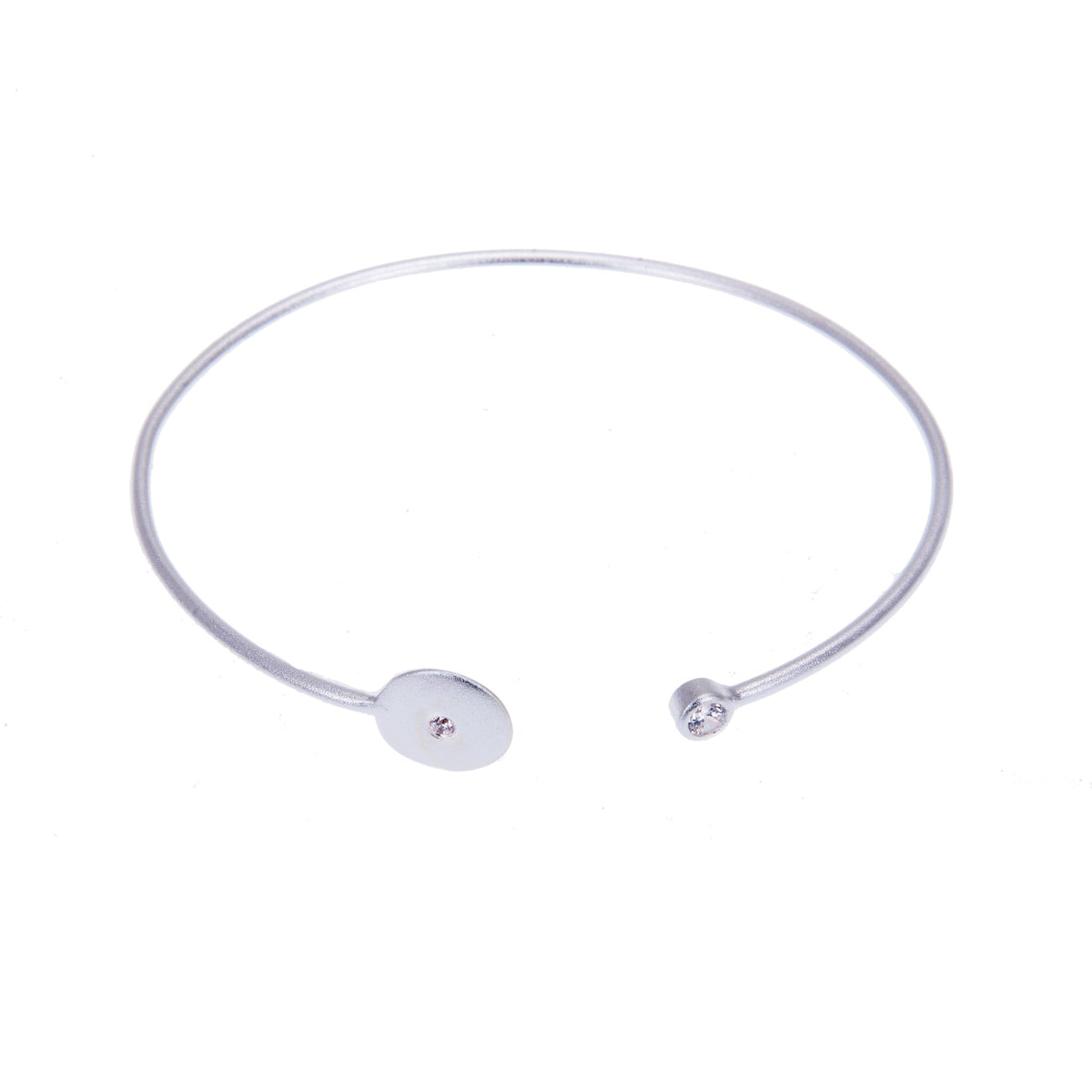 Bracelet en argent sterling brossé et zircone cubique de 55 mm