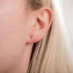 Boucles d'oreilles à tige en or 9 carats avec flocon de neige et zircones cubiques transparents