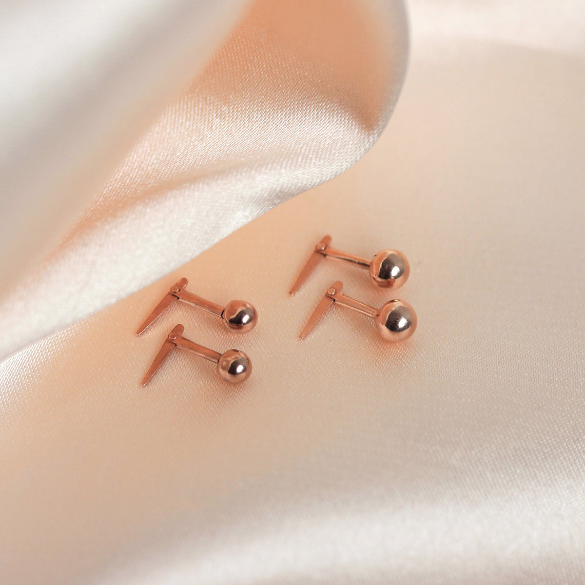 Boucles d'oreilles à tige Andralok en argent sterling plaqué or rose avec boules de 3 à 5 mm