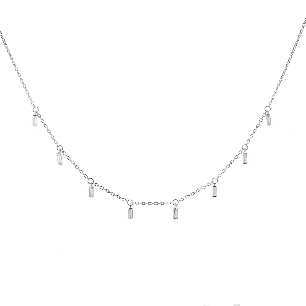 Collier en argent sterling avec plusieurs petites baguettes en oxyde de zirconium