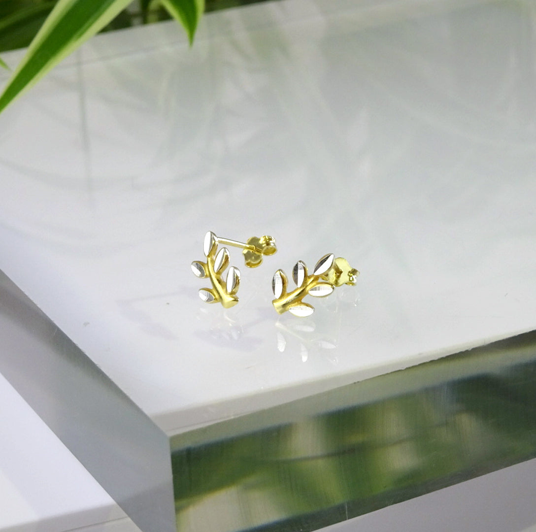 Boucles d'oreilles à tige en argent sterling plaqué or, forme de feuille et de branche taillée en diamant