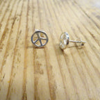 Boucles d'oreilles à tige en argent sterling avec symbole de paix