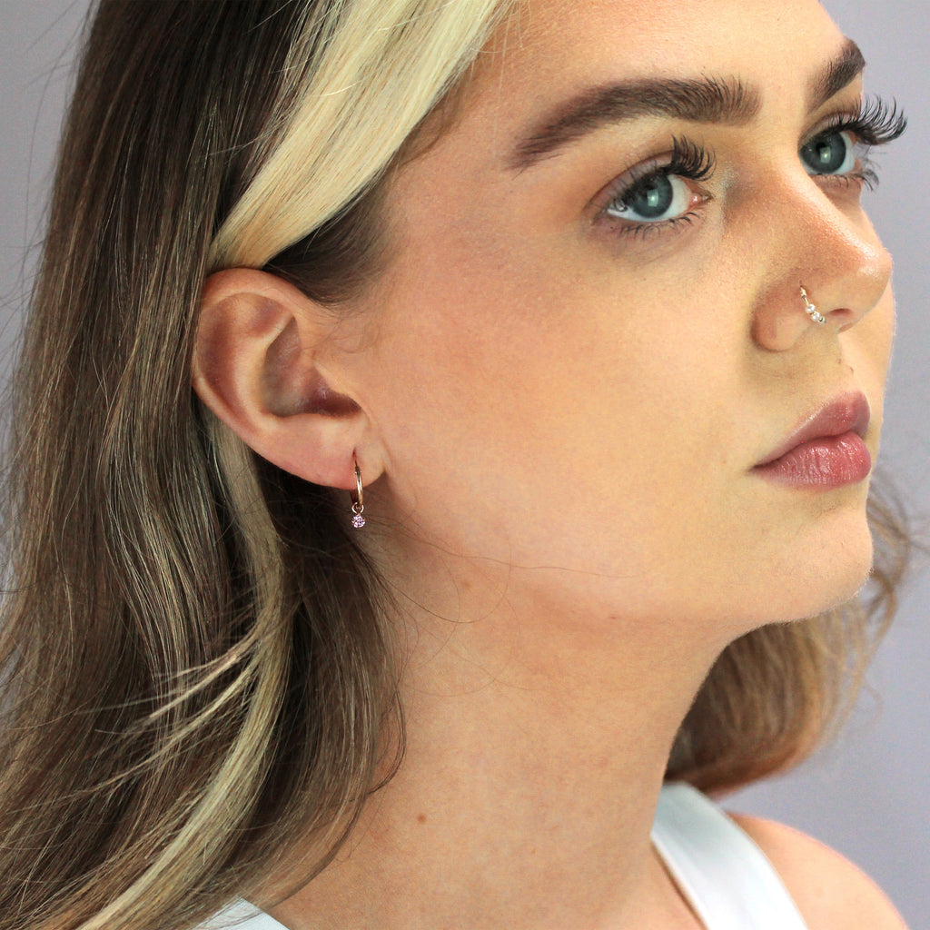Boucles d'oreilles créoles en argent sterling plaqué or rose et cristal CZ rose de 3 mm