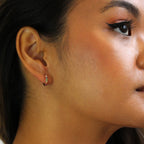 Boucles d'oreilles créoles en argent sterling plaqué or rose et cristal arc-en-ciel