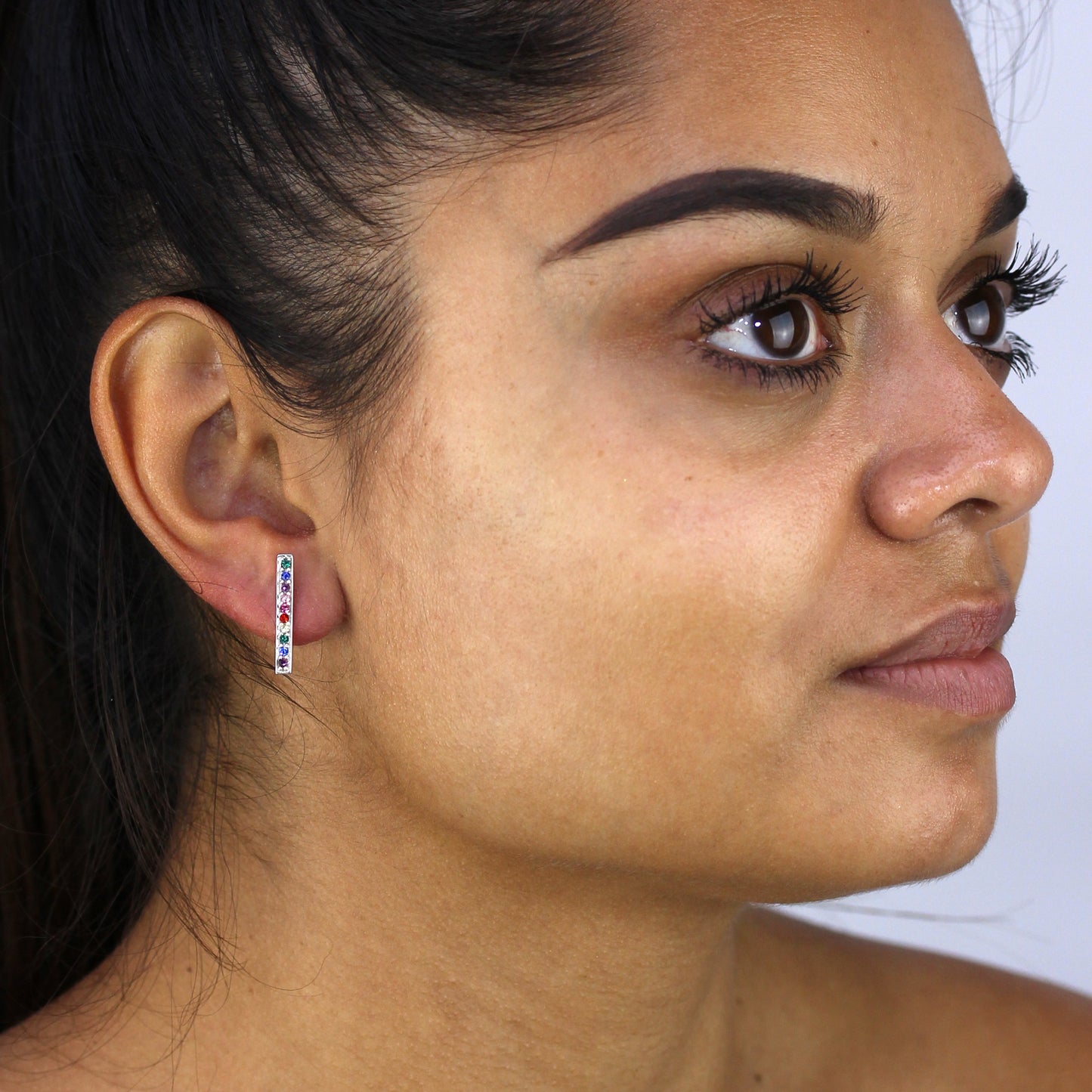 Boucles d'oreilles à tige en argent sterling et cristal CZ arc-en-ciel