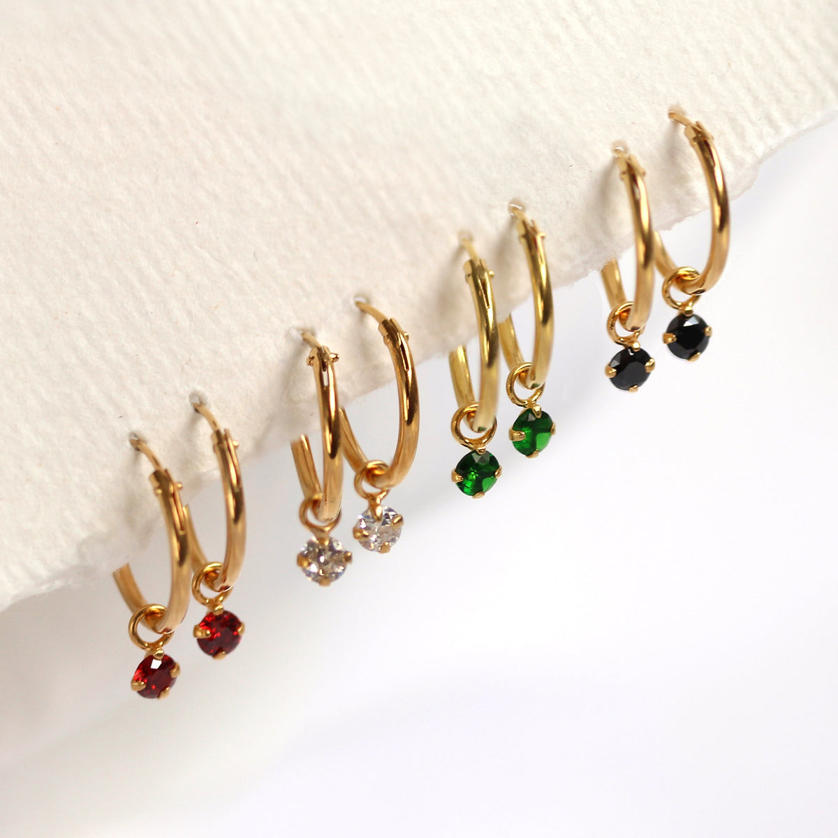 Boucles d'oreilles créoles en argent sterling plaqué or et cristaux colorés