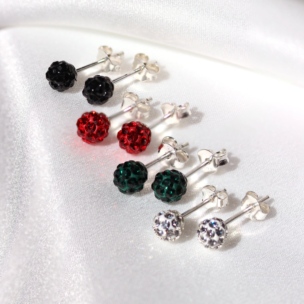 Boucles d'oreilles à tige en argent sterling et boule de cristal CZ de 5 mm