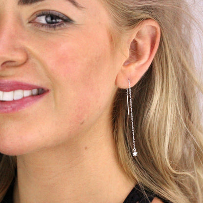 Petites boucles d'oreilles à enfiler en argent sterling en forme d'étoile plate